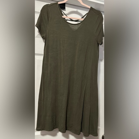 Mossimo Women’s cross-cross back Short sleeved Dress - Picture 2 of 5